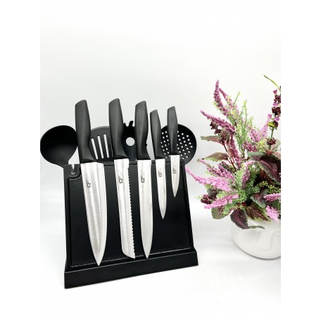 Набор ножей с кухонными аксессуарами в подставке с точилкой